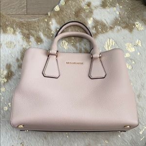 MK Medium Top Handle